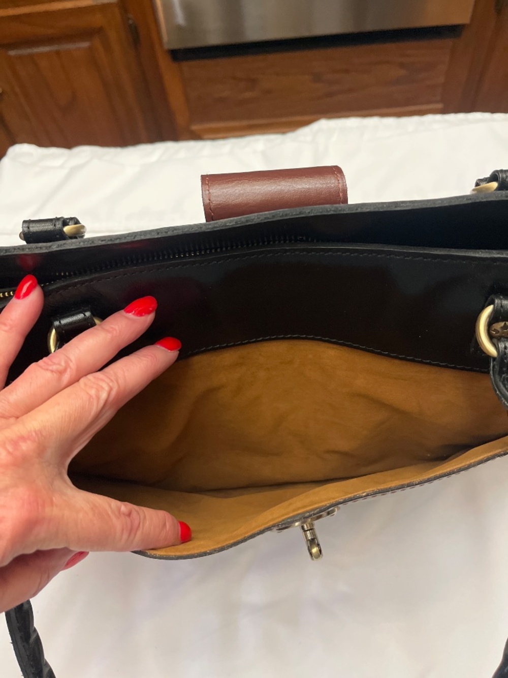 NWT Patricia Nash Shoulder Tote/Satchel.  Blk/Brown. - Picture 7 of 16
